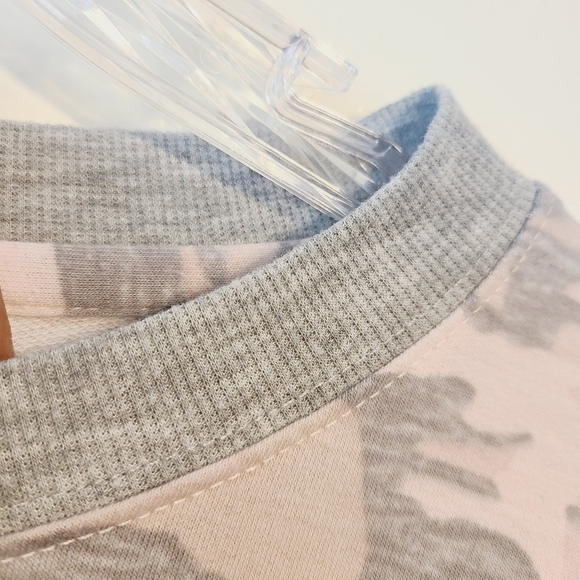 Splendid | Women's Pink Camo Print Crewneck Sweatshirt (Size Large) - Picture 3 of 11